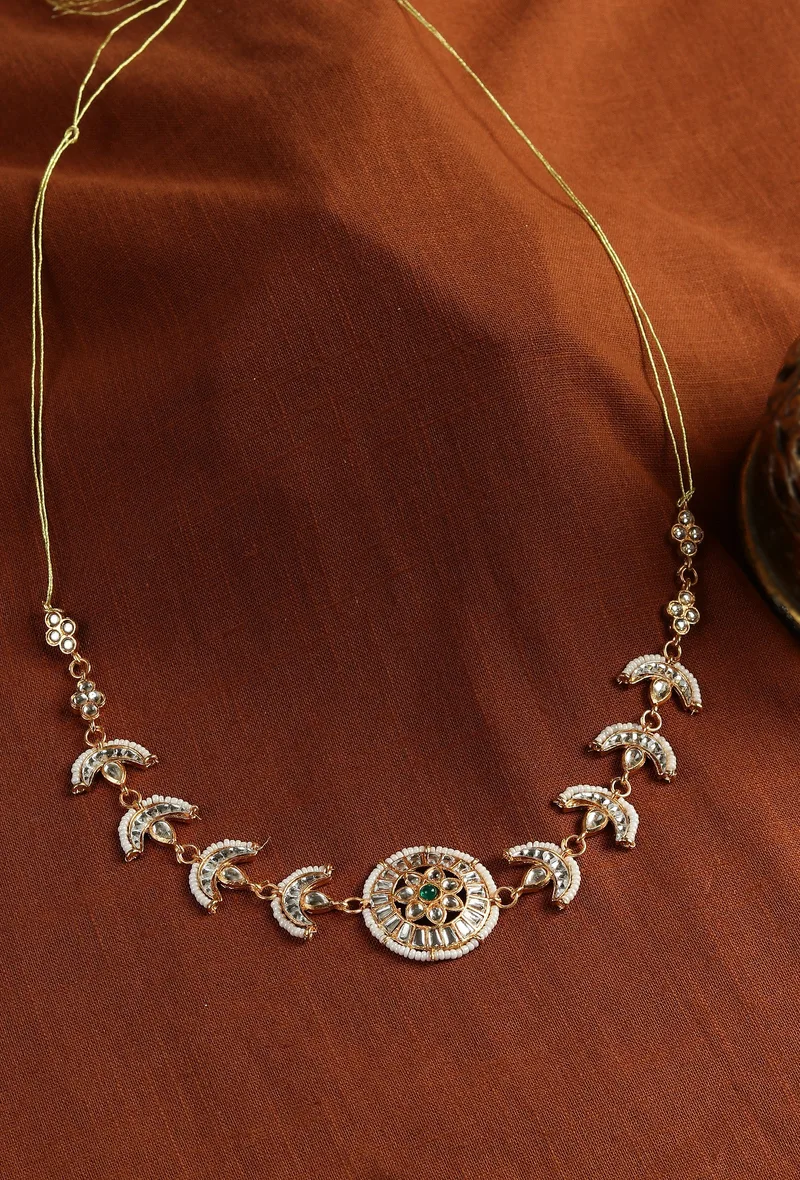 Rajwadi Chandra Emerald Matha Patti