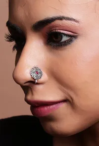 Onyx Stud Nosepin image 2