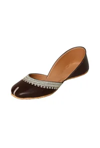 Brown Embroidered Cruelty-Free Leather Juttis image 4