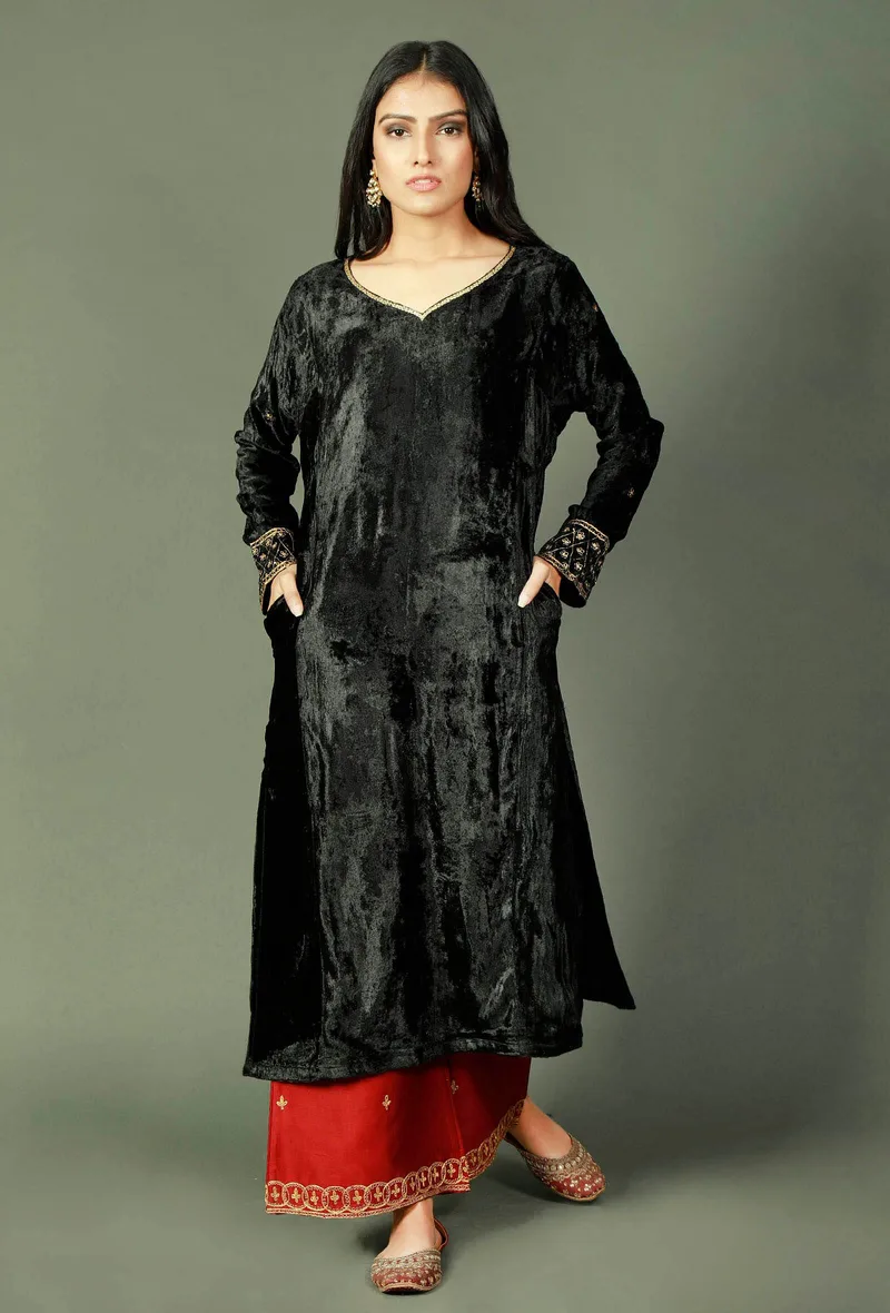 Black Chenille Zari Embroidered Phiran