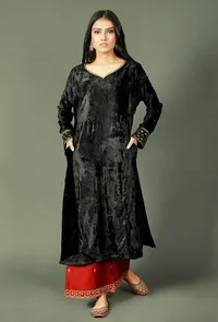 Black Chenille Zari Embroidered Phiran image 1