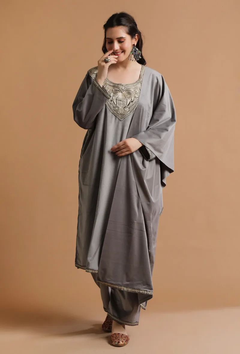 Set Of 3: Grey Kashmiri Tilla Embroidery Phiran With Pant and Dupatta-Free Size
