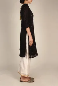 Black Chanderi Kurta With Zari Embroidery image 2