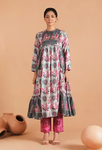 Set Of 3: Aashna Allover Kalamkari Tier Kurta Set With Sheer Organza Dupatta image 2