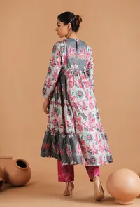 Set Of 3: Aashna Allover Kalamkari Tier Kurta Set With Sheer Organza Dupatta image 3