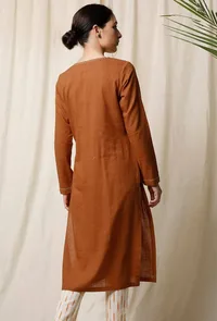 Narangi Cotton Slub Kurta image 5