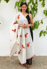 White Cotton Dupatta with Red Animal Appliqué work image 1