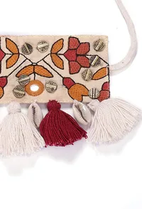 Red and White Kutch Embroidery Choker image 4