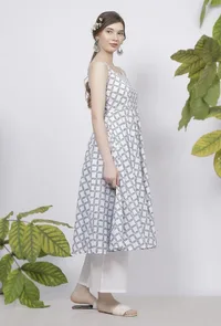 Set of-2 Powder Blue Criss Cross Hand-Block Printed Cotton Slip Kurta with White Cotton Flared Palazzo image 2