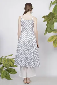 Set of-2 Powder Blue Criss Cross Hand-Block Printed Cotton Slip Kurta with White Cotton Flared Palazzo image 4