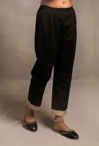 Black-Ecru Contrast Straight Narrow Fit Pants image 3