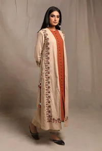 Set of 2: Ecru-Brick Front Open Kurta Dress With Burnt Brick Buttoned Slip image 3