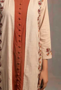 Set of 2: Ecru-Brick Front Open Kurta Dress With Burnt Brick Buttoned Slip image 5