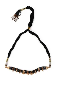 Patva Beaded Thin Choker Set With Small Stud Earrings image 3