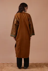 Brown Woolen Sozni Embroidered Phiran- Free Size image 4