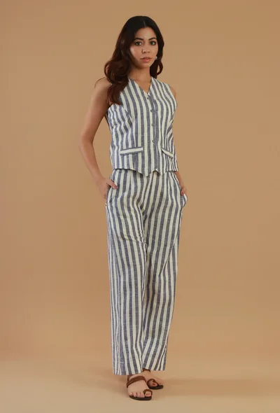 Blue & Off-White Striped Sleeveless V-Neck Button-Down Cotton Top