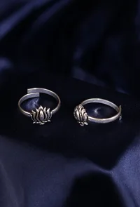 Kumudini German Silver Adjustable Toe Ring image 1