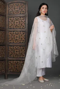 Set of 3: White Chanderi Kurta, Pants And Organza Dupatta image 2