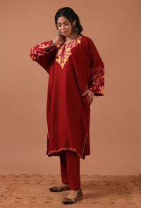 Old Brick Woolen Ari Embroidered Phiran- Free Size image 3