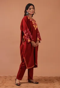 Old Brick Woolen Ari Embroidered Phiran- Free Size image 4