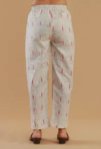 Set of 2: Off-White Ikat Cotton Gathered Kurta and Straight Pant Set image 5