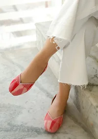 Pink Ikkat Cruelty Free Leather Juttis image 1