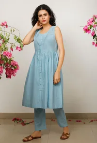 Blue Sleeveless Gathered Kurta image 2
