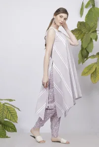 Set of 2: Lilac Asymmetrical Hand-Block Printed Cotton Kurta with Lilac Floral Block Printed Cotton Dhoti image 3