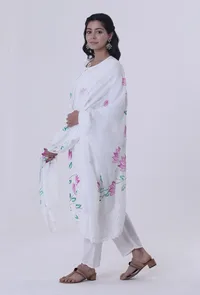 White Cotton Chikankari Laces Dupatta image 5