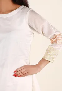 Off White Gold Foil Print Chanderi Kurta image 4