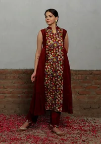 Set Of 2: Maroon Kalamkari  Plated Kurta With Narrow Pants image 4