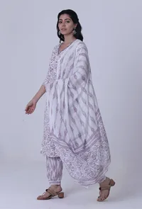 Set Of 3: White Cotton Kurta With Pant & Dupatta Set image 2