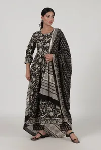 Ajrakh Printed Black & White Cotton Dupatta image 2