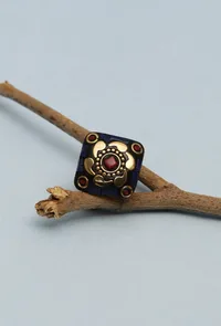 Laq Fashionable Flower Design Light Weight Multi Color Ring image 2