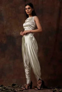 Set of 2 : Mint Green Slip Blouse and Dhoti image 4