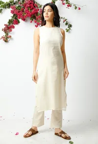 Set of 3: The Charismatic Off White Cotton Kurta with Matching Kota Dupatta and Cotton Culottes image 2