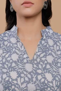 Blue Handblock Printed Cotton V Neck Line With Stand Collar Blouse image 5