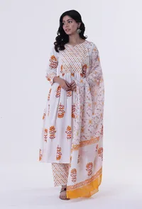 White & Multicolor Cotton Block Printed Dupatta image 2