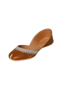 Tan Embroidered Cruelty-Free Leather Juttis image 4