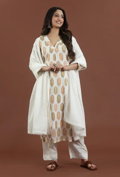 Solid Cotton Dupatta with Lace Border