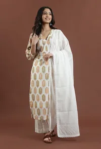 Solid Cotton Dupatta with Lace Border image 2