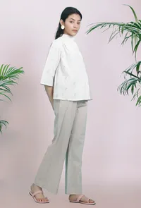 Set of 2: White And Beige Dobby Cotton Straight Kurta With Beige Cotton Straight Pants image 3