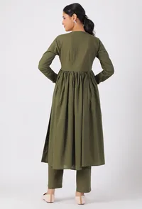 Set Of 3-Olive Green Cotton Kurta With Cotton Churidaar Pants With Chickoo Net Dupatta image 3