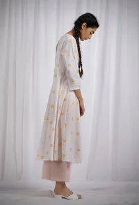 Set Of 2: Yellow and Orange Block Printed Flared Kurta With Orange Straight Fit Pants image 3