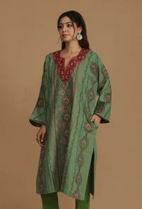 All-Over Aari Embroidered Sage Green Kashmiri Phiran- Free Size image 4