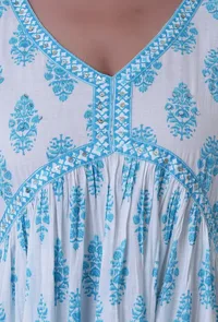 Set Of 2: White Cotton Kurta & Pant Set with Blue Motif image 5