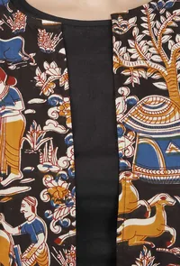 Contrast Kalamkari Printed Cape image 3
