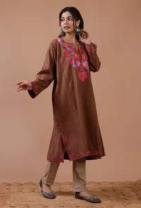 Pinkish Brown Woolen Ari Embroidered Phiran- Free Size image 3