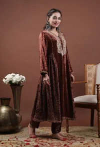 Saima Rust Velvet Phiran With Tilla Embroidery image 2