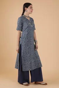 Aayushi Indigo Hand Block Printed Straight Kurta image 3